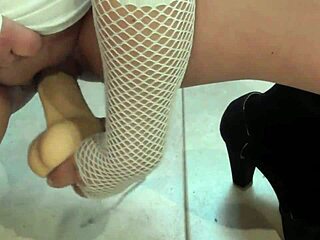 Lesbian Scene With Cumshot In Jets From Big Tits Woman