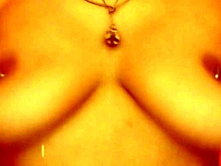 light skin black girl has the prettiest titties on the internet