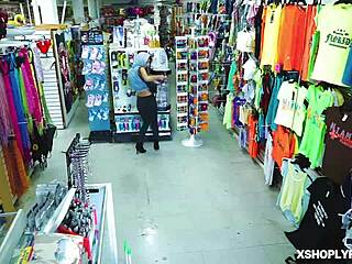 shoplyfter feeding her mouth with a cock from the lp officer