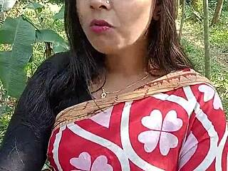 Desi holka Bengali, žhavá bhabhi v horkém setkání na ranči