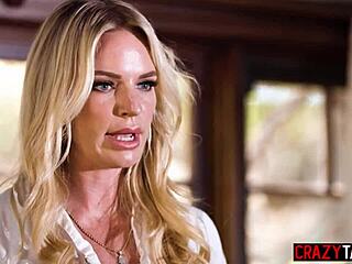 Milf-Stiefmutter Rachael Cavalli versohlt und bläst Stiefsohn Ricky Spanish