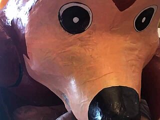 Piñata con pañal fetish play