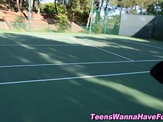 Teen Lesbians Oral Masturbation Cunilingus In Group