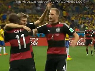 Duitsland sletje neukt zonder medelijden, wat geil! 😈