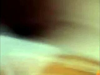 Pakistansk lesbisk tjej 18+ i het anal på WhatsApp-samtal