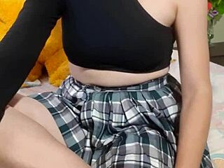 Latina Getting Strong Bastinado