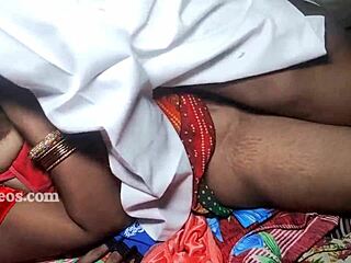 Desi indická manželka v nejlepší chudai s hindským hlasem, syrová amatérská nakládačka v USA!