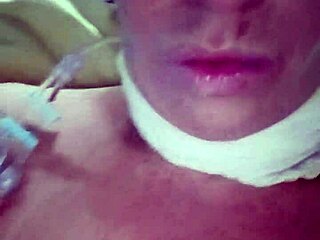 juliafontanelli says, watch me touching myself in the hospital right now...