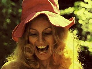 Odkrywanie vintage erotycznych wyznań z kobietami w kapeluszach