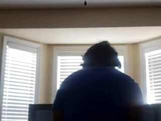 boogie makes white girl tap out fast in the match