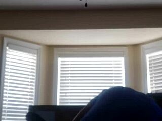 boogie makes white girl tap out fast in the match