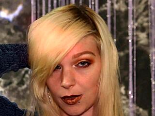 sexy gamergirlroxy in slow motion non-nude video