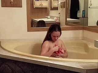 Pregnant wife's relaxing bath time with 19yo performer Shadebunny