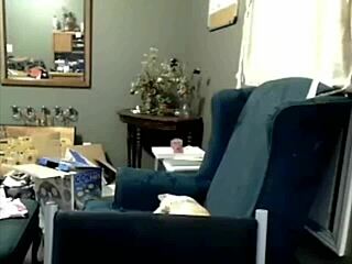 miss liz vicious cam show big pink dildo masturbation