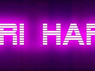 She Tore Her Pantyhose and Masturbated Her Pussy Hotly