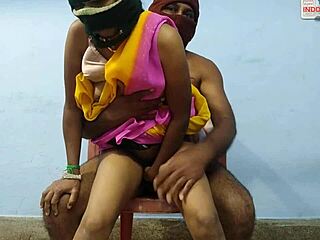 Moglie infedele calda seduce con azione ranch proibita