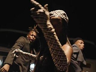 Iza Toda Gostosa Sexy E Semi Nua