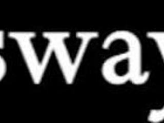 Ragazze seducenti leccano fighe bagnate e fanno tribbing in una sessione lesbo carina con gioco di tette