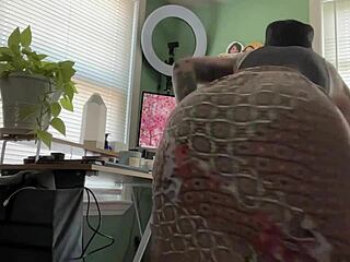 kodak black's transportin features elle twerking her big ass in the office.