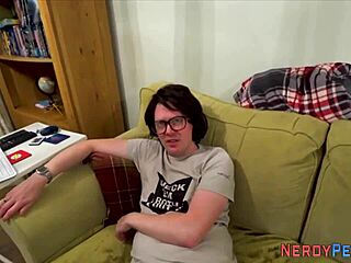 British amateur gets tricked into sucking and riding for the first time