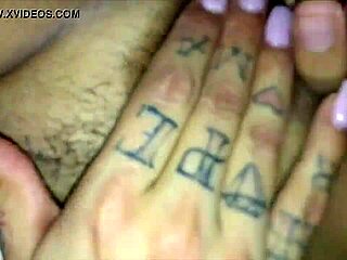 Seksy latina amatør med store pupper og monsterkuk