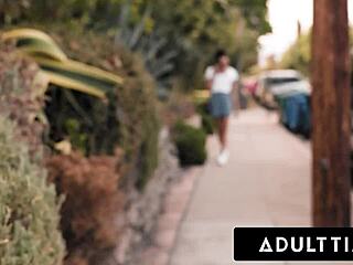 uhh, college babe alexis tae just can’t stop lickin ana foxxx’s clit... so hot