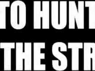 Φροντίζοντας το λατινικό του ξύλο στο δάσος