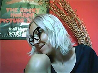 Chantal, a connoisseur of penises, receives explicit photos and erudite comments