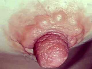 Hornylustannie поймана врасплох с застенчивыми промельками декольте