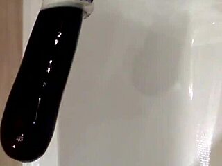 Καυτό γκέι γαμήσι σε ιδιωτικό σκηνικό