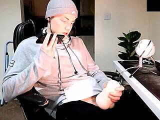 Solo pleasure with dirty talking on the phone