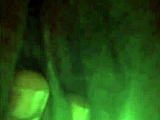 Blackpumkin punca se razgiba in kaže seksi telo ter joške za jebo