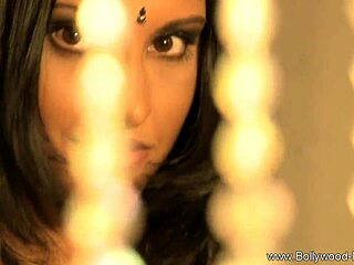 The story of brunette indian babe from bollywood going nude solo