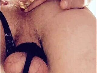 teenage sissy stretching hole 😏