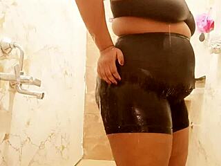 Sexy Manipuri Indian Girl in Tempting Video