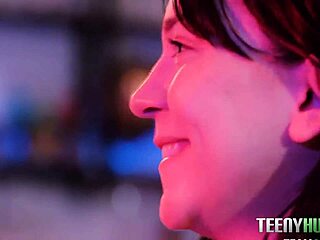 zrelá mladá 18+ pripravená na hardcore šúchanie