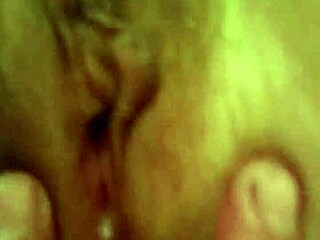 This Asian amateur just cums from finger fucking her wet pussy