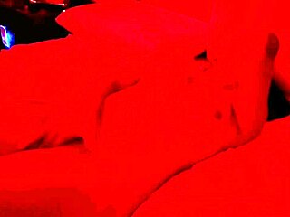 Novinha de 18 aninhos ninfomaníaca se masturbando sem parar e gozando muito no red