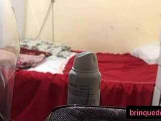 Comendo a novinha amiga gostosa casada e o milho trabalhando