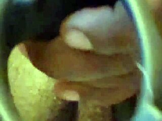 Ebony Babe Pleases Her Ass in Homemade Clip, Wow!