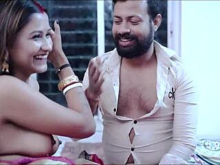 Indisk kone forfører devar til rå lek mens mannen er borte