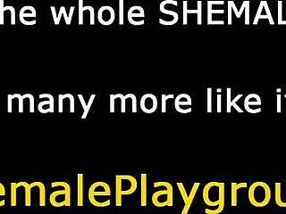 La trans se masturbe sauvagement en solo en HD