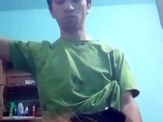 Снимах гаджето си наведено за горещ догистайл екшън