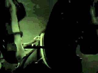 Dark Lantern predstavi vintage amaterske scene z babico in dlakavimi deli