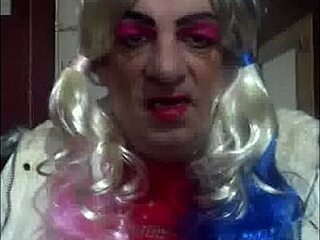 Shy bisexual crossdresser shares pissing fetish homemade videos
