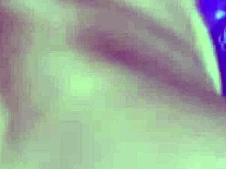 ブラジルウェブストリッパー1日目：服ビリビリ引き裂き！