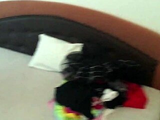 i shake ass backstage, oops no panties