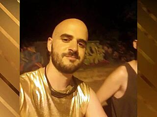 Жесткий гей секс на публике на прайде в Севилье