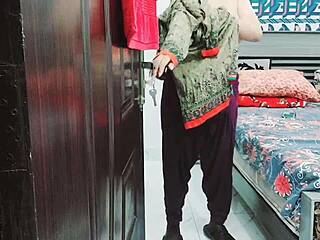 Hé, surpris ma belle-sœur en train de baiser à la maison seule