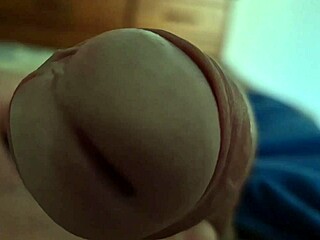 um close da cabeca da minha rola